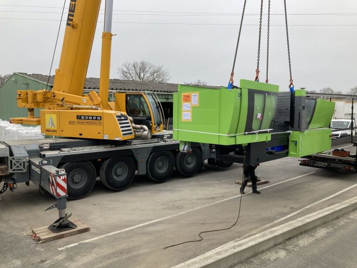 Nouvel équipement 300T Bi-matière Hybride !